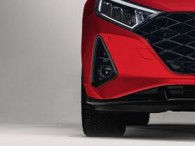 Front lamp trims, phantom black, i20 BC3