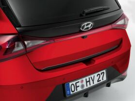 Tailgate trim line, phantom black, i20 BC3
